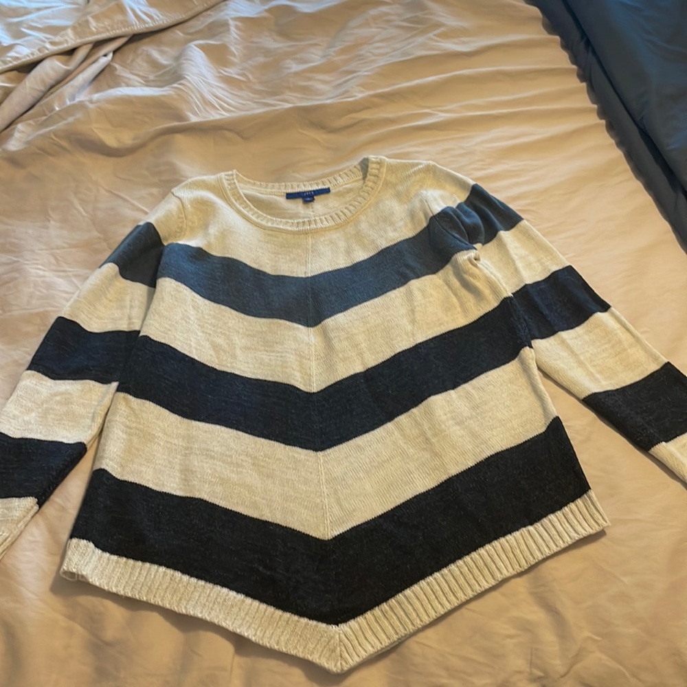 Large ombré blue sweater
